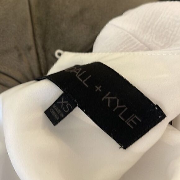 NWT- Kendall + Kylie Sleeveless A-line Open Back Romper,  White size XS - Picture 9 of 9